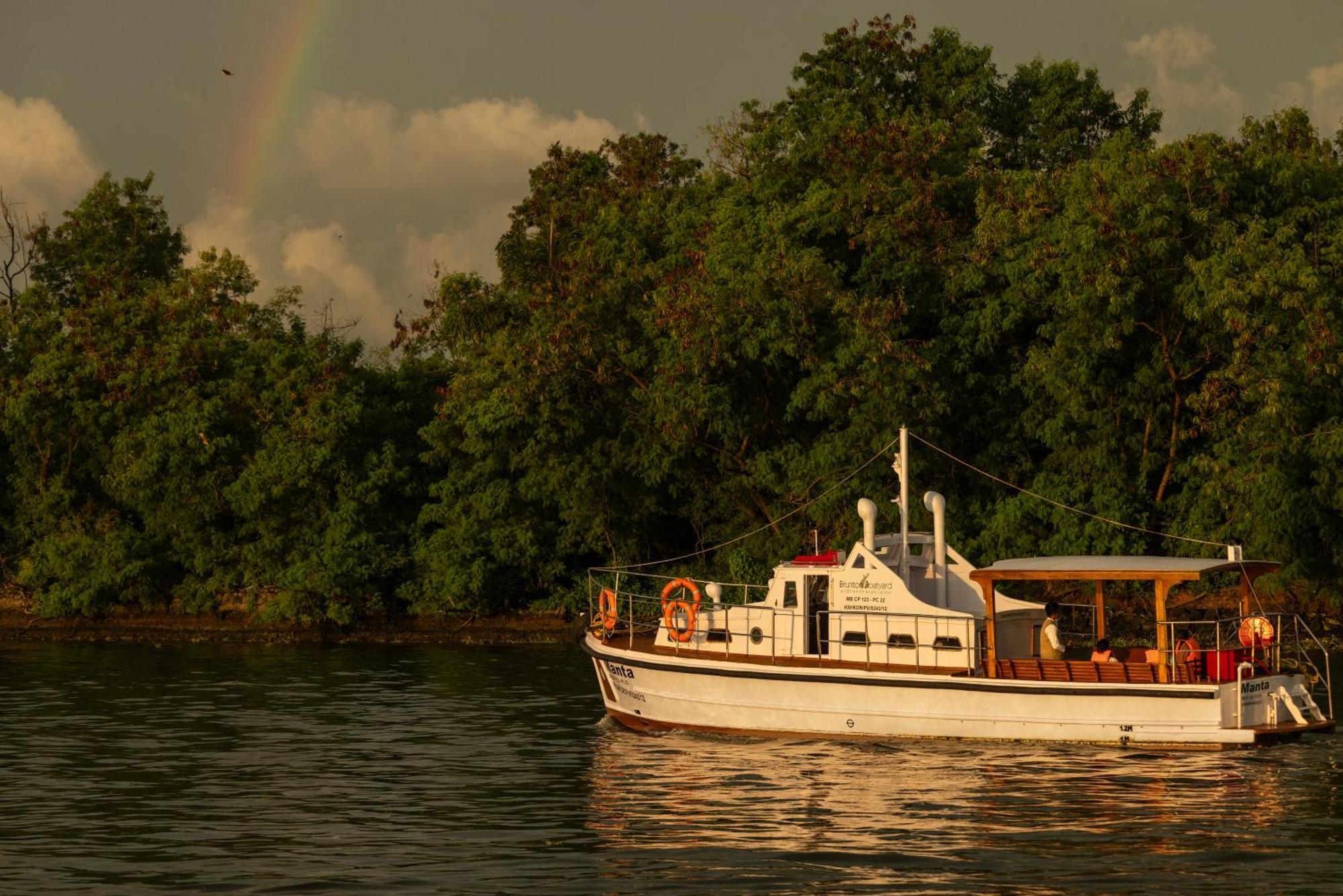 Brunton Boatyard - A Cgh Earth Experience Kochi Exterior foto