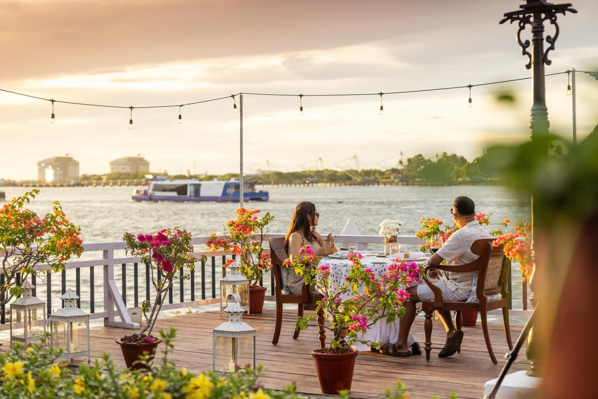 Brunton Boatyard - A Cgh Earth Experience Kochi Exterior foto