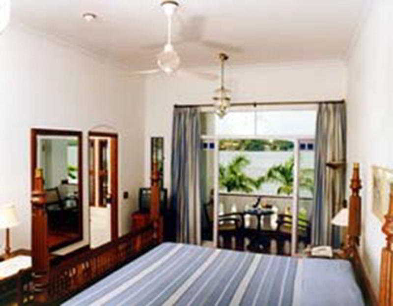 Brunton Boatyard - A Cgh Earth Experience Kochi Exterior foto