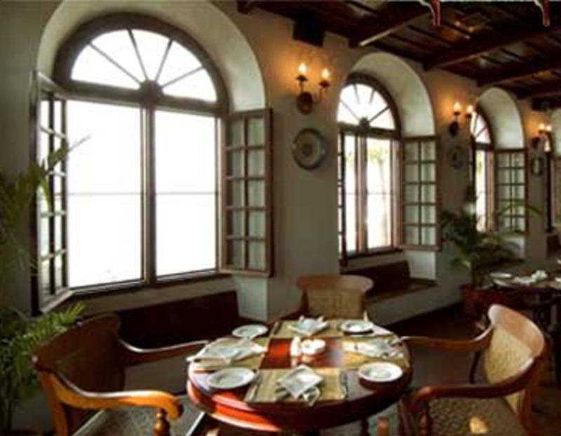 Brunton Boatyard - A Cgh Earth Experience Kochi Exterior foto
